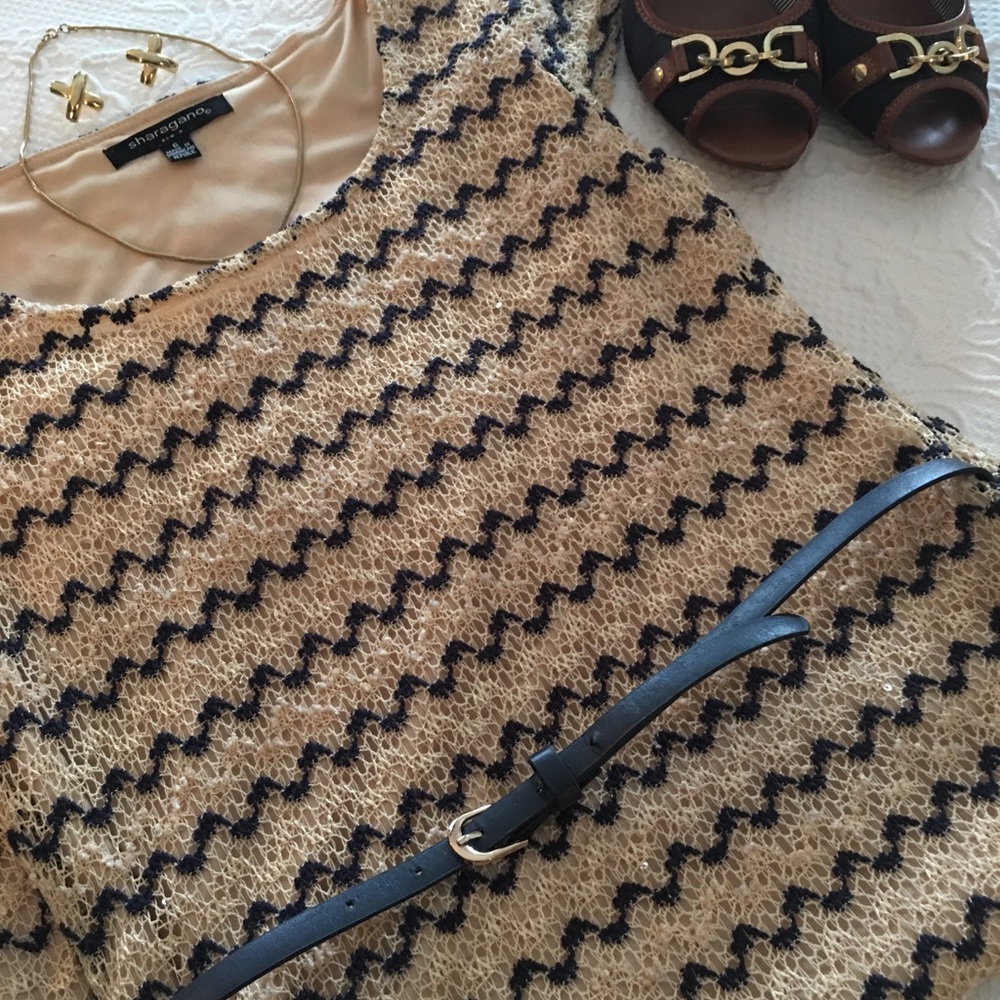 EUC Sharagano Tan/Navy Body Con Dress